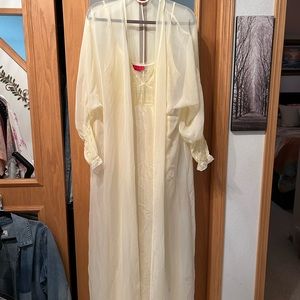 NWOT Gorgeous vintage style peignoir set 1X